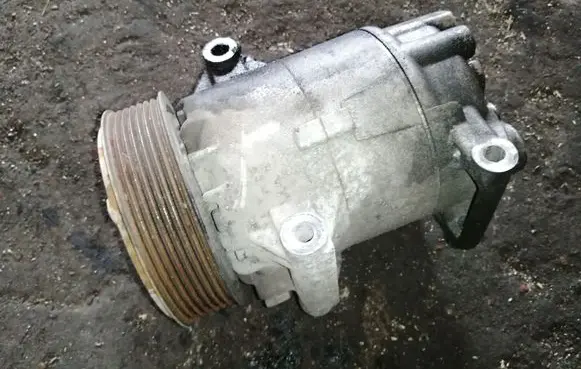 Renault Scenic II - Grand scenic II Air conditioning (A/C) compressor (pump)