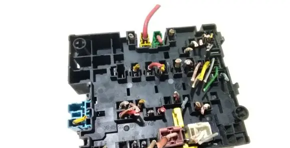 Peugeot 607 Fuse module 9628024480