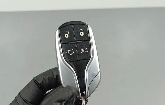Maserati Quattroporte Ignition key/card 