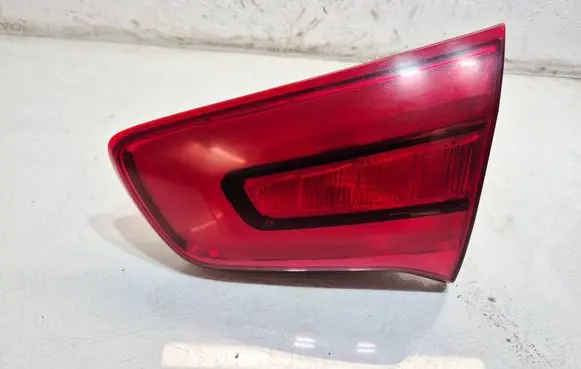 KIA Sportage Tailgate rear/tail lights R924063W