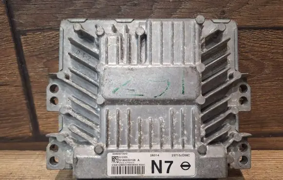 Nissan Qashqai+2 Engine control unit/module 23710JD58C S180033106A