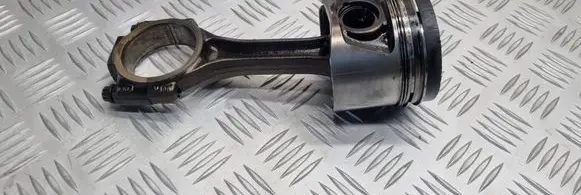 Volkswagen PASSAT B6 Piston with connecting rod 038JV400