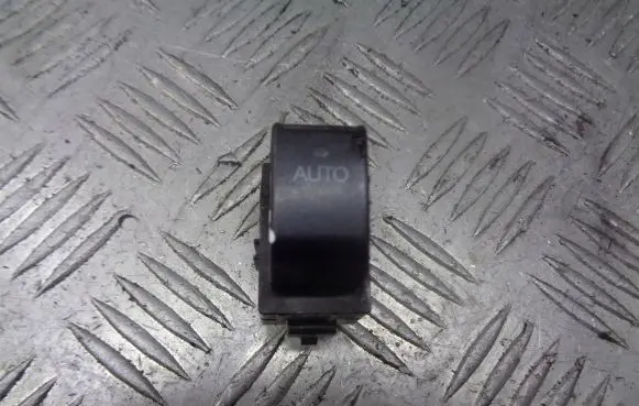 Toyota Avensis T250 Quarter vent window switch 