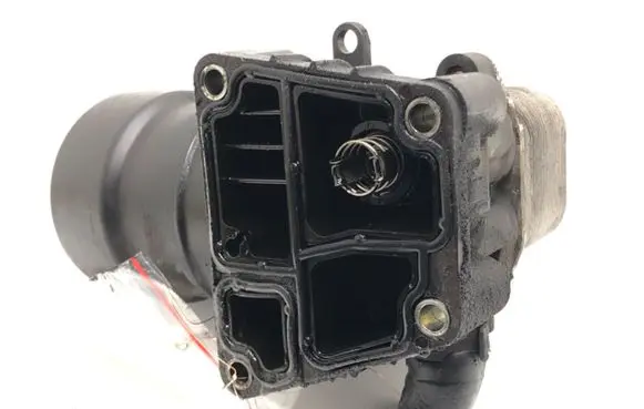 Volkswagen PASSAT B7 Engine oil radiator 03L117021C