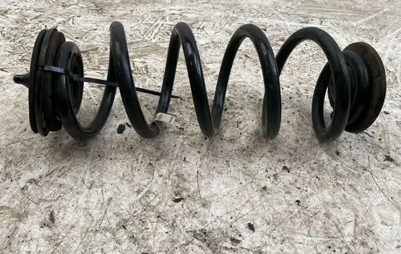 Volvo XC40 Rear coil spring 31658708
