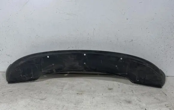 Front bumper lip