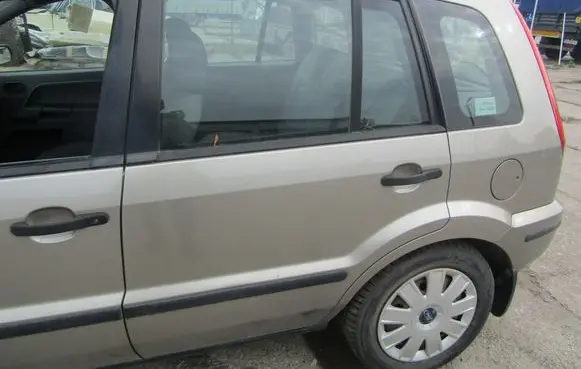 Ford Fusion Rear door 