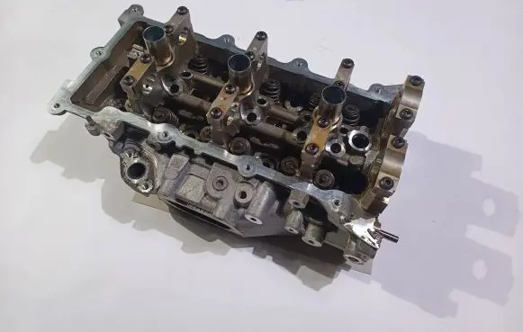 Chrysler Pacifica Engine head 04893810