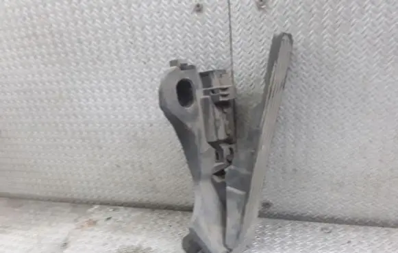 Volkswagen Touran I Accelerator throttle pedal 1T1721503