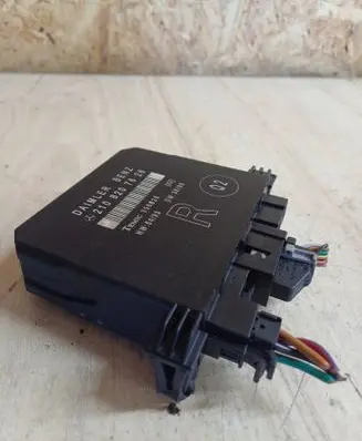 Mercedes-Benz E W210 Door control unit/module 2108207626 356826