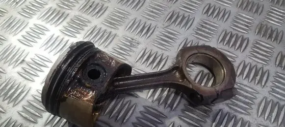 Renault Laguna II Piston with connecting rod