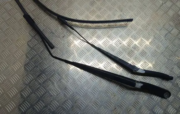 Ford Turneo Courier Windshield/front glass wiper blade 