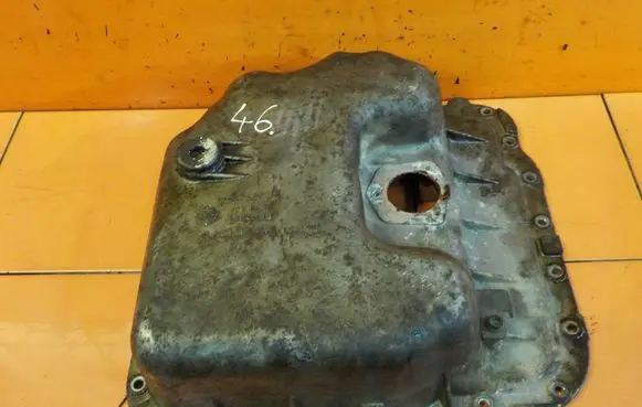 Volkswagen Touareg I Oil sump 077103604D