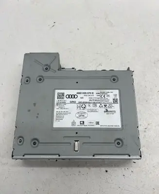 Audi Q7 4M Radio/CD/DVD/GPS head unit 4M2035070E 4M2035070