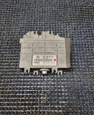 Volkswagen Polo III 6N 6N2 6NF Engine control unit/module 030906027AA 0261204617 28SA0000