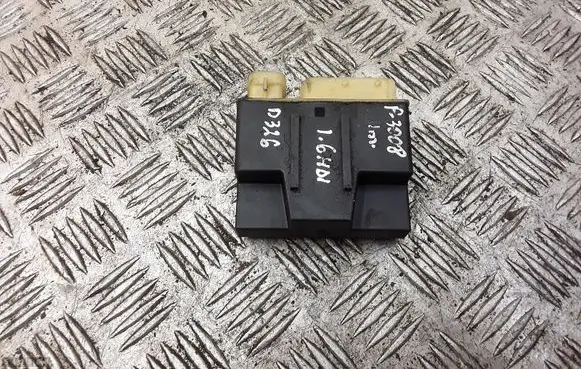 Glow plug pre-heat relay