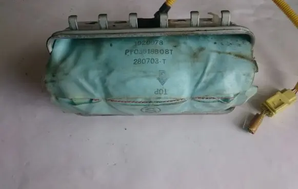Subaru Legacy Passenger airbag 21ZS08 1020078 WA80E039573