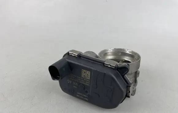 Seat Ateca Throttle valve 04E133062T