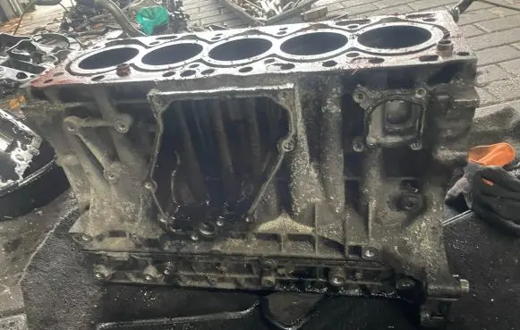Volvo XC60 Engine block d5244t10