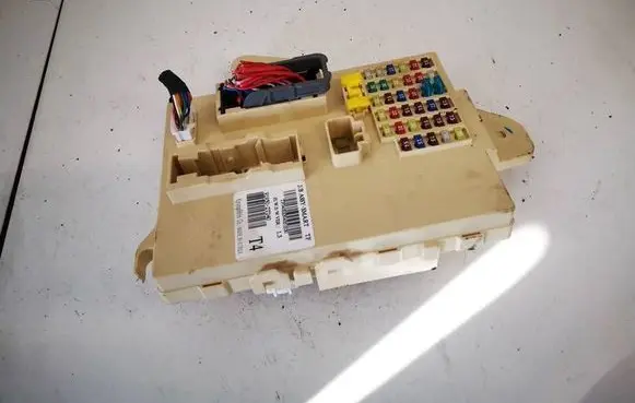 KIA Optima Fuse box set 919502t040 91950-2t040