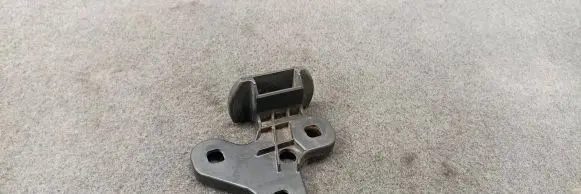 BMW 7 E38 Front bumper mounting bracket 8230513