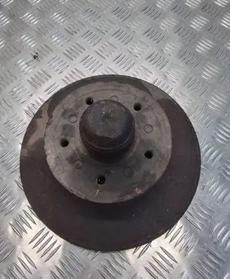 Mercedes-Benz W123 Rear wheel hub