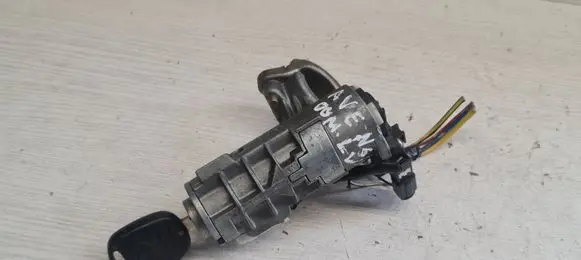 Toyota Avensis T220 Ignition lock 4502005