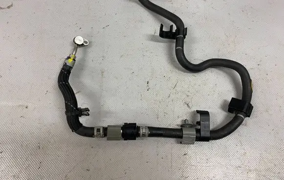 Audi Q7 4M Fuel line/pipe/hose 06E127513AD