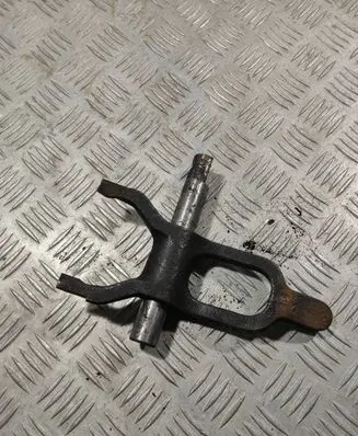 Mitsubishi Pajero Clutch release arm fork 