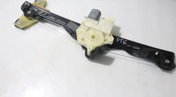 Citroen C4 II Rear window lifting mechanism without motor