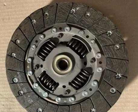Opel Zafira C Clutch pressure plate 24281251-T