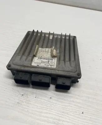 Renault Megane II Engine control unit/module 8200513163