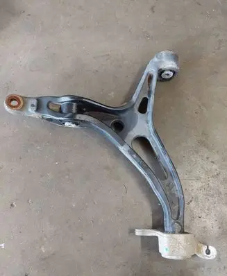 Mercedes-Benz ML W164 Front lower control arm/wishbone 000060368108