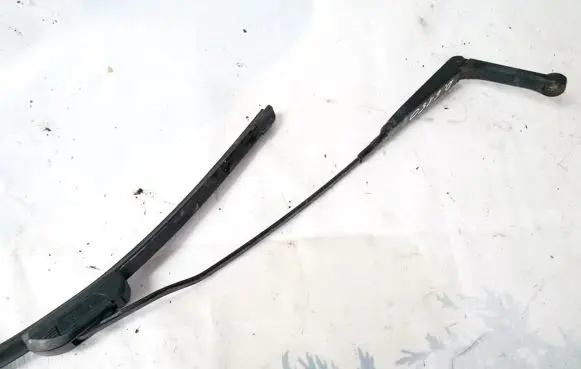 Audi A4 S4 B5 8D Front wiper blade arm 8d1955408a