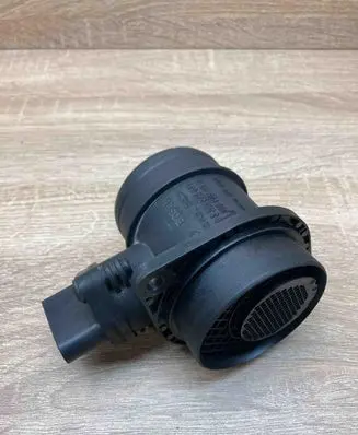 Volkswagen Polo IV 9N3 Mass air flow meter 038906461B 0281002531