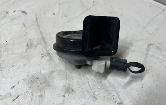 BMW 3 F30 F35 F31 Horn signal 7400704 6033FB6162 290116L4
