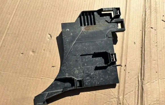 Land Rover Range Rover Evoque L538 Headlight/headlamp mounting bracket VPCCFX13D084A
