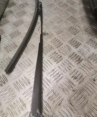 Volkswagen PASSAT B6 Windshield/front glass wiper blade 3c1955410