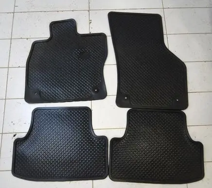 Seat Leon (5F) Car floor mat set 