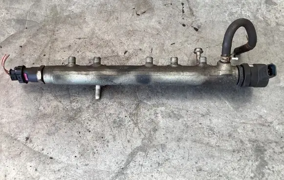 Toyota Corolla E120 E130 Fuel main line pipe 2328033010 0281002507