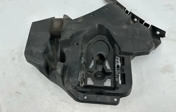 Volvo V40 Rear bumper mounting bracket 31395103