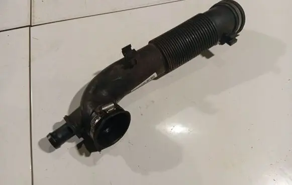 Opel Astra G Air intake hose/pipe