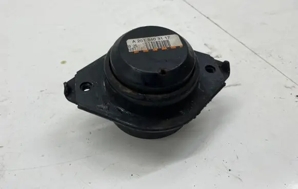 Mercedes-Benz ML W164 Engine mount bracket A2512403117