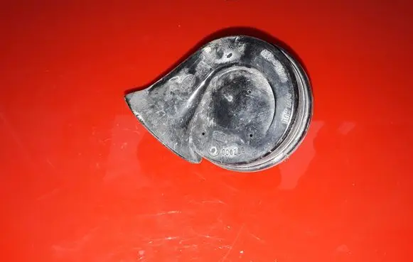 Volkswagen PASSAT B6 Horn signal 3C0951223