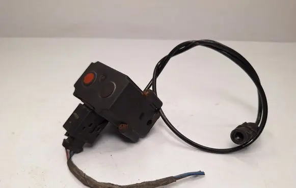 BMW 5 E60 E61 Air suspension valve block 37106789937 37106785505 37106777827