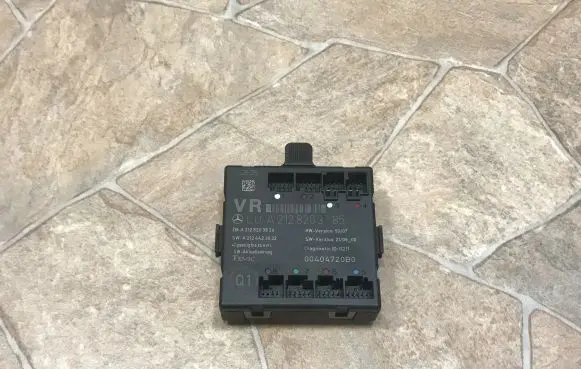 Mercedes-Benz E W212 Door control unit/module A2128203785