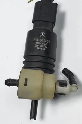 Opel Vectra C Windscreen/windshield washer pump A2048660221