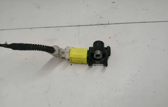 Mitsubishi Outlander Airbag deployment crash/impact sensor 8651A165 140203402
