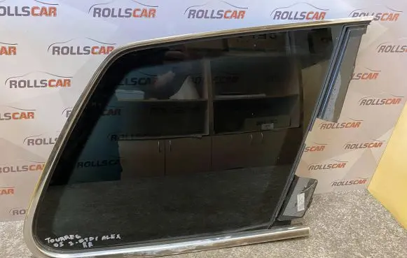 Volkswagen Touareg I Rear side window 7L6845298 43R00069