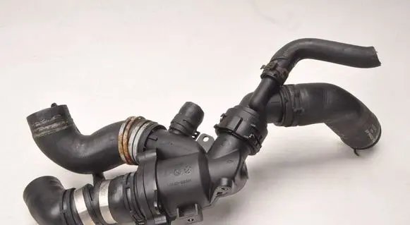 Jaguar XJ X351 Thermostat housing 8W93-8A587-A